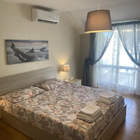 Casa Flavia, Marina